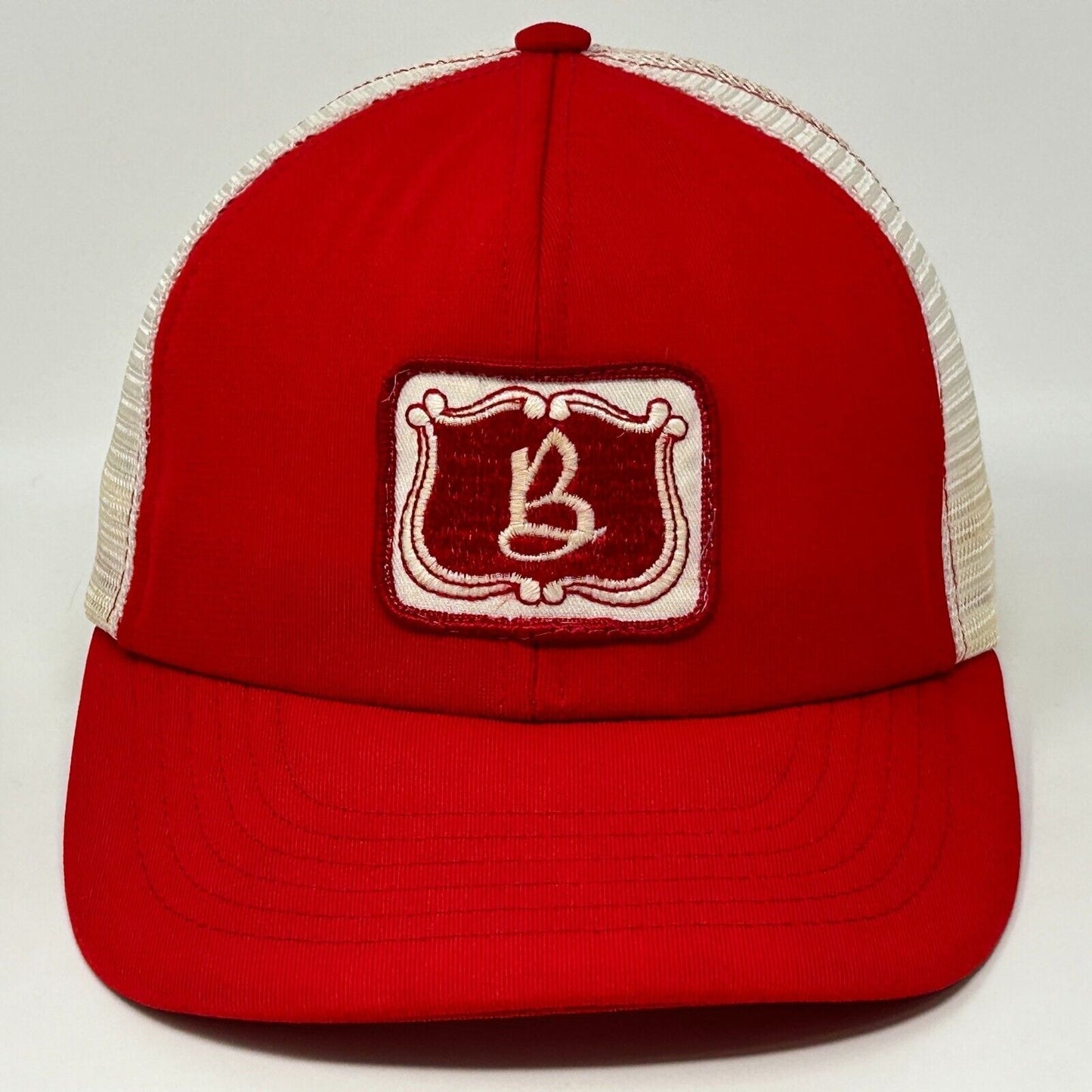 Gorra de béisbol estilo camionero con parche de letra B de los años 80, estilo vintage, de malla roja, con cierre trasero de seis paneles