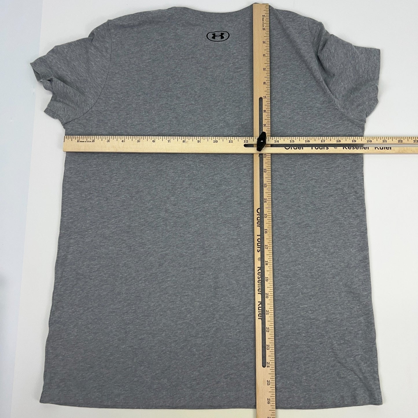 Under Armour Softball Hit the Dirt T Shirt Womens L Large Loose Fit Gray Tee