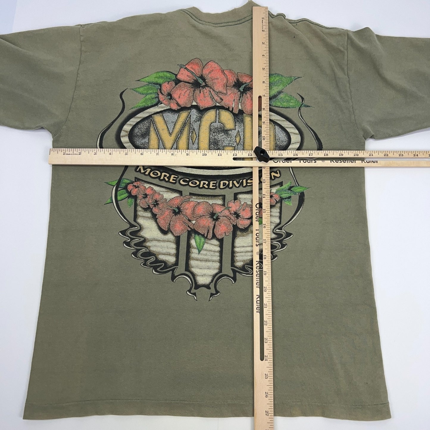 Distressed Vintage 90s More Core Division MCD T Shirt Surfer USA Green M Medium