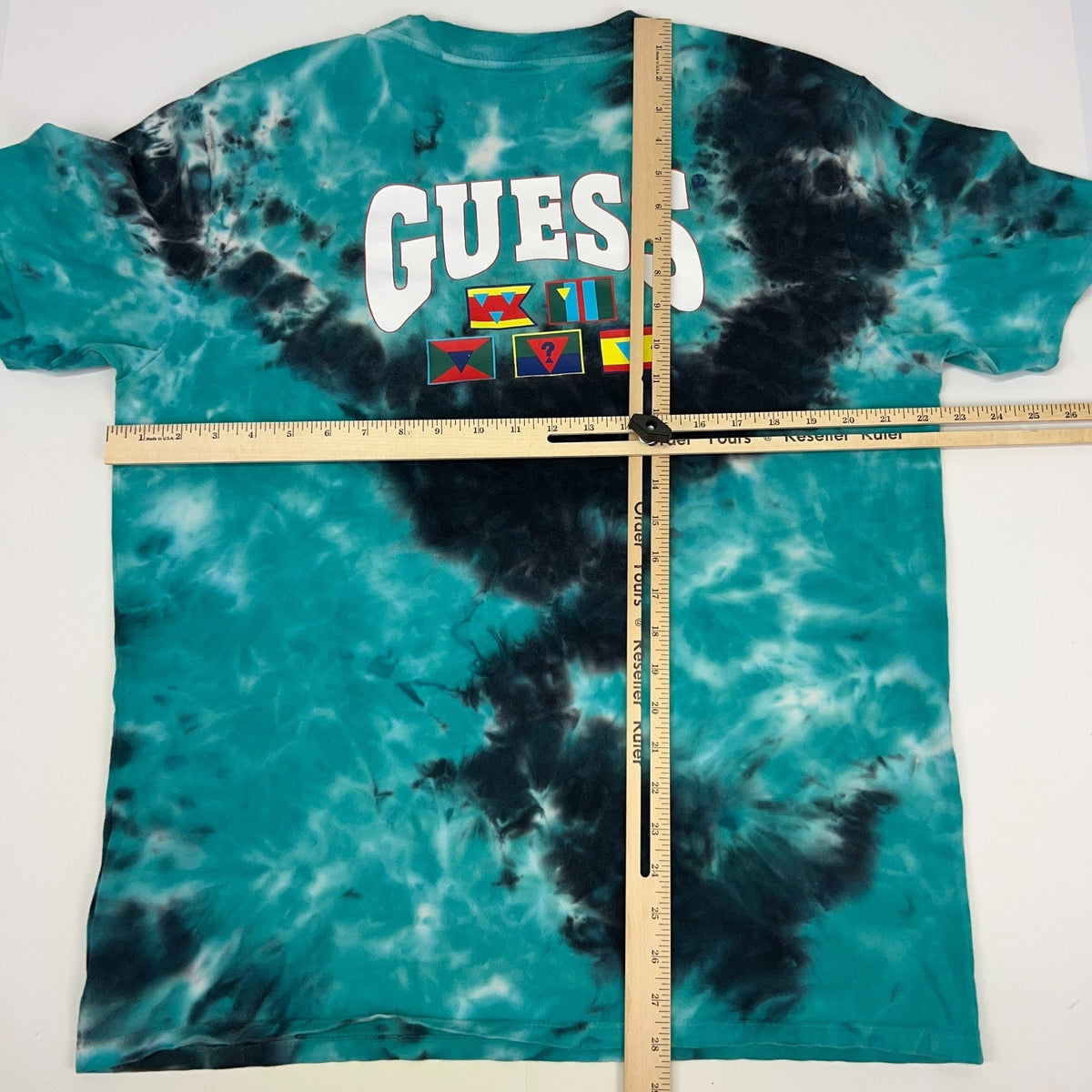 GUESS Originals Tie Dye Graphic T Shirt M Medium Teal Black Nautical Flags Logo