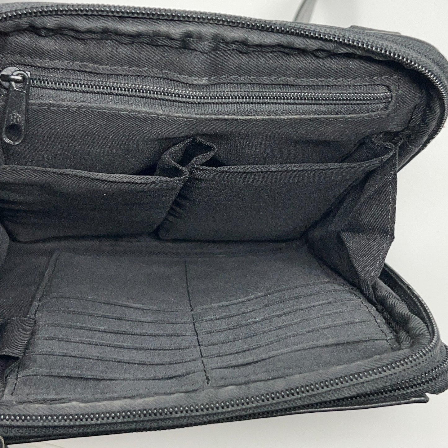 Fossil Black Leather Mini Crossbody Bag Credit Card Pockets Shoulder Strap