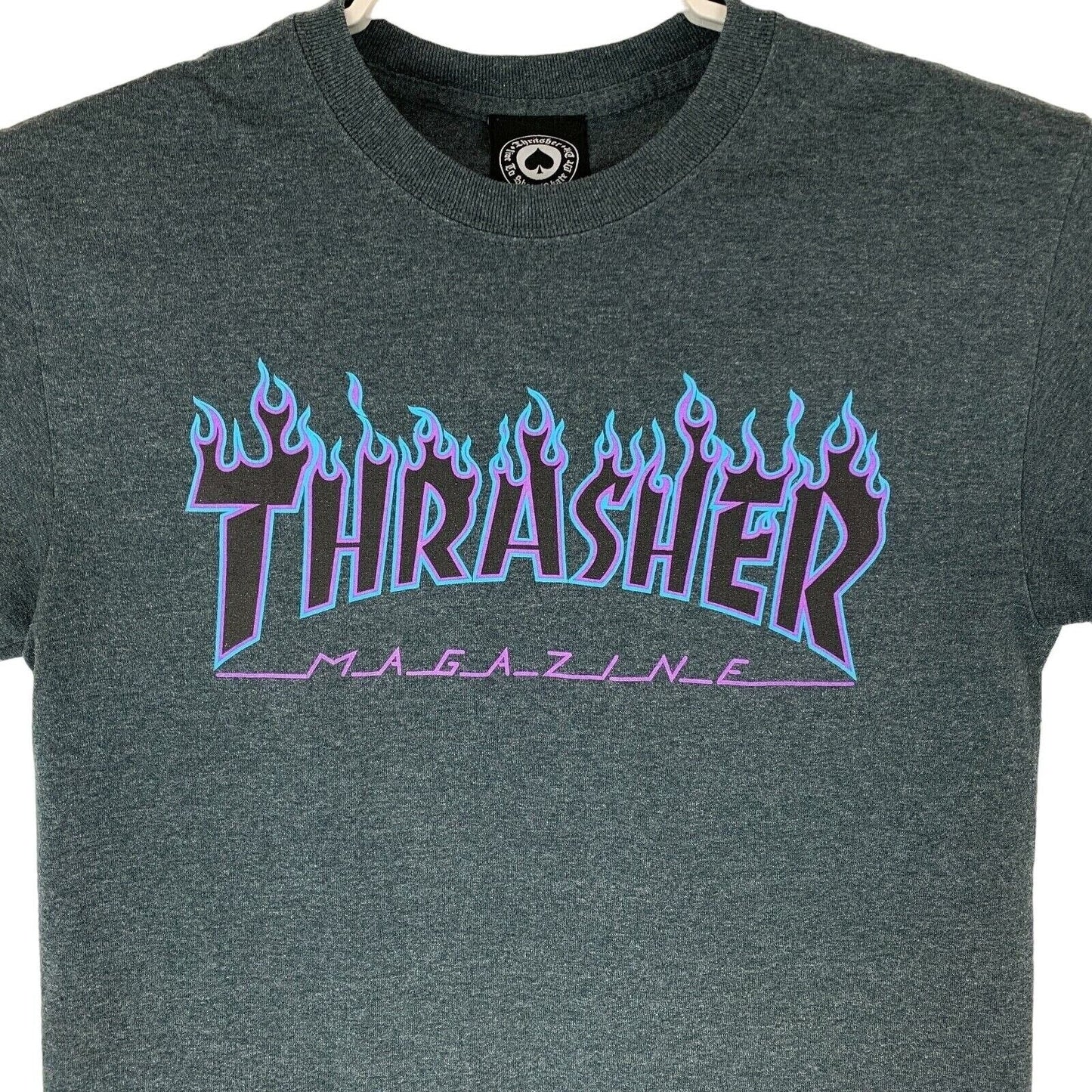 Camiseta de la revista Thrasher Skateboard con estampado de llamas de fuego para hombre, color azul