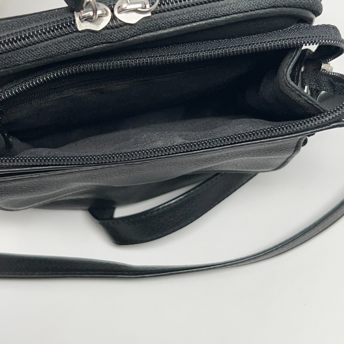 Fossil Black Leather Mini Crossbody Bag Credit Card Pockets Shoulder Strap