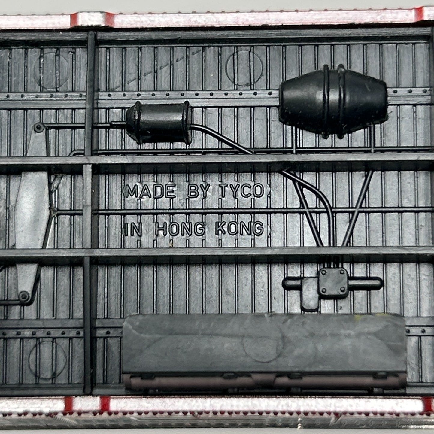 Silver Streak Caboose HO Gauge Scale Model Train Railway Railroad Tyco