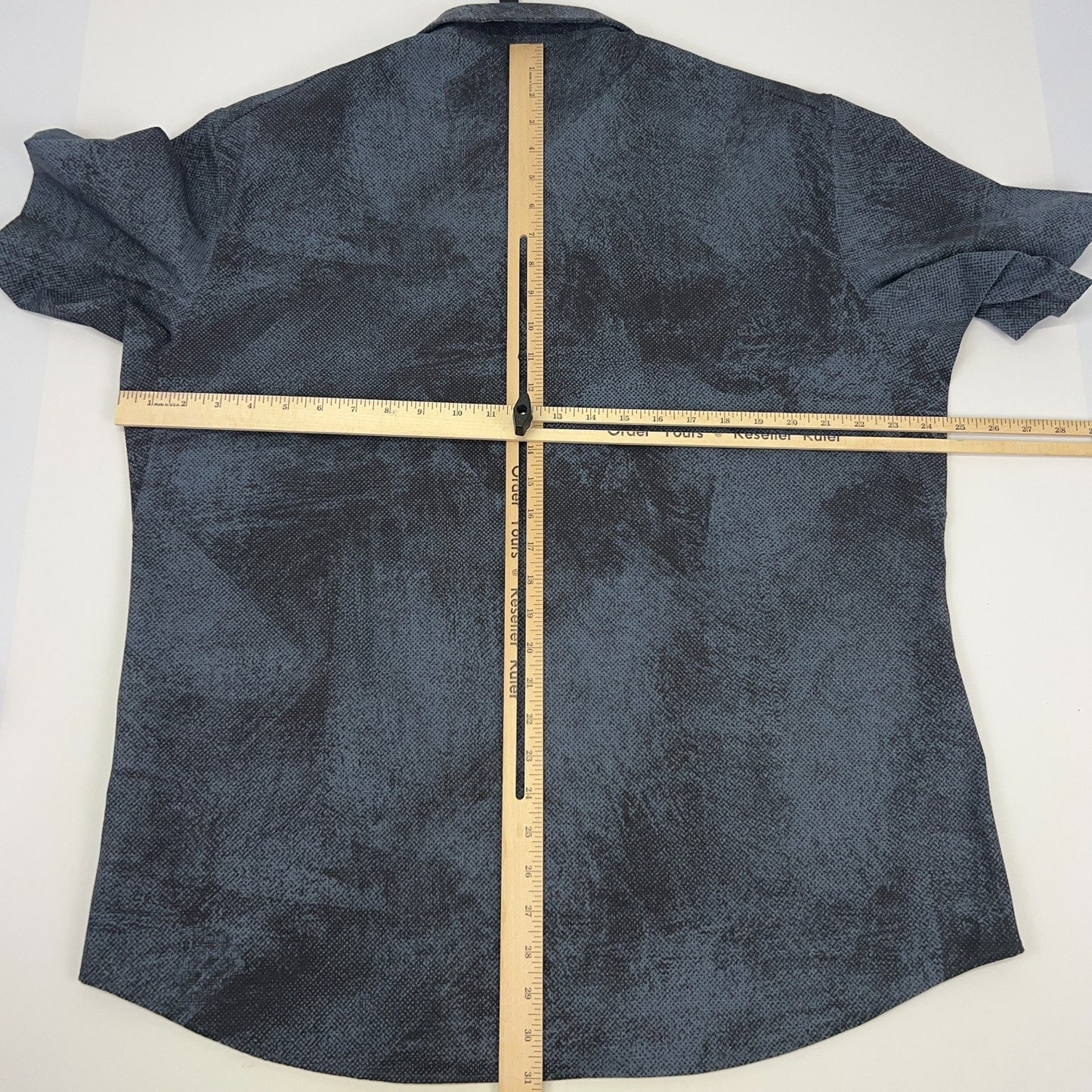 Lululemon Airing Easy Button Front Shirt Mens XL X-Large Blue Short Sleeve