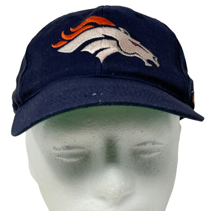 Gorra de béisbol azul con cierre a presión de los Denver Broncos de los años 90 con diseño vintage de Sports Specialties