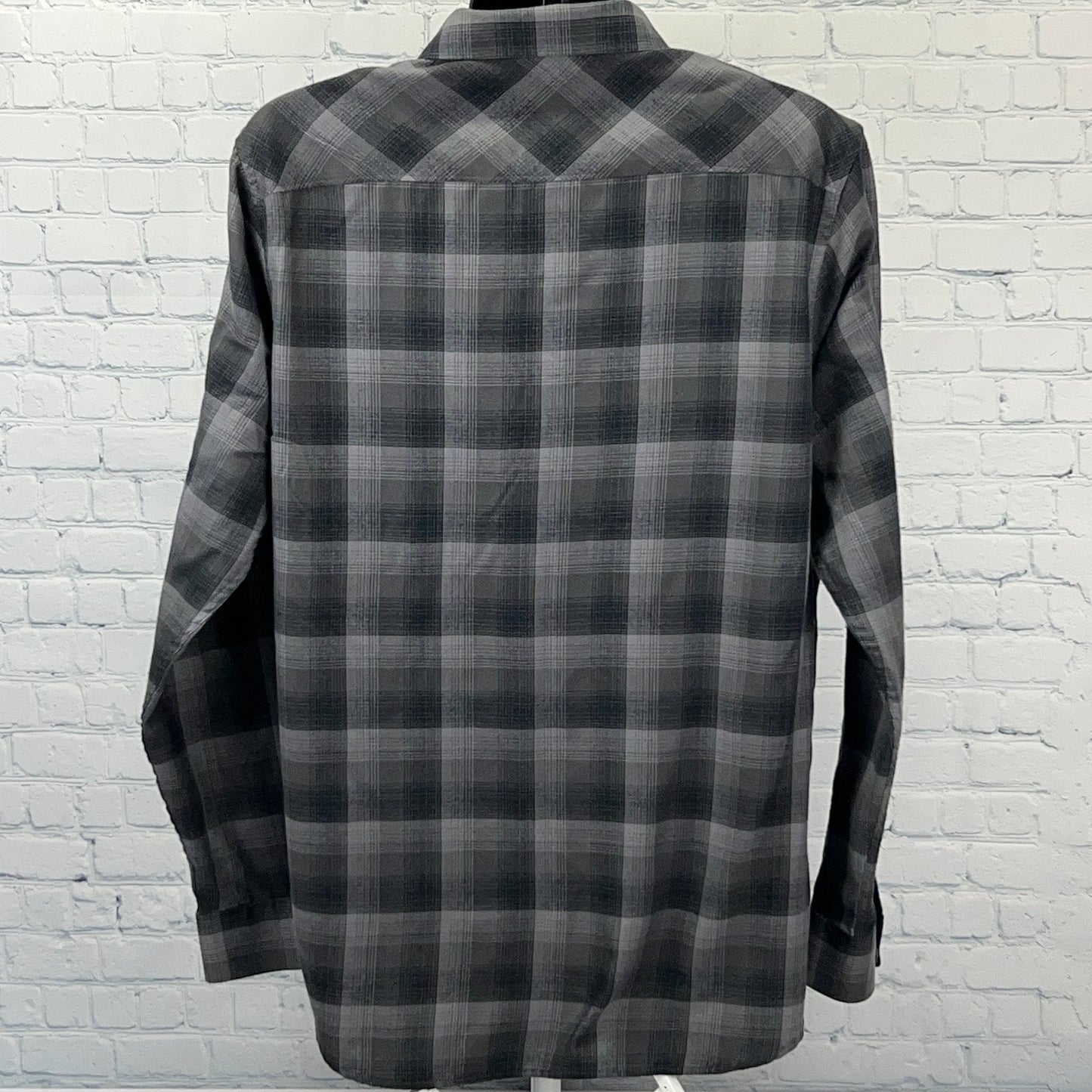 Travis Mathew Button Front Shirt Long Sleeve Pockets Plaid Gray Mens XXL 2XL