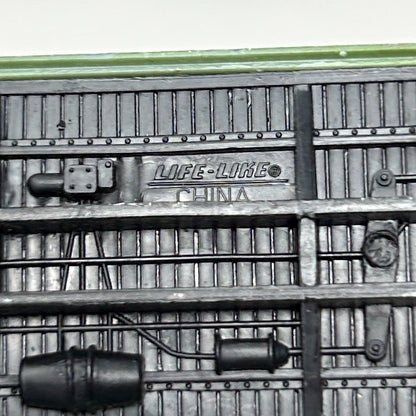 Burlington Northern Caboose HO Gauge Scale Model Train Railway Life Like Green