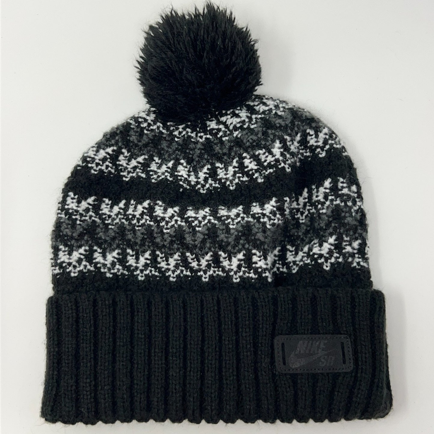 Nike SB Skateboarding Cuffed Pom Pom Beanie Toque Winter Hat Black Fair Isle