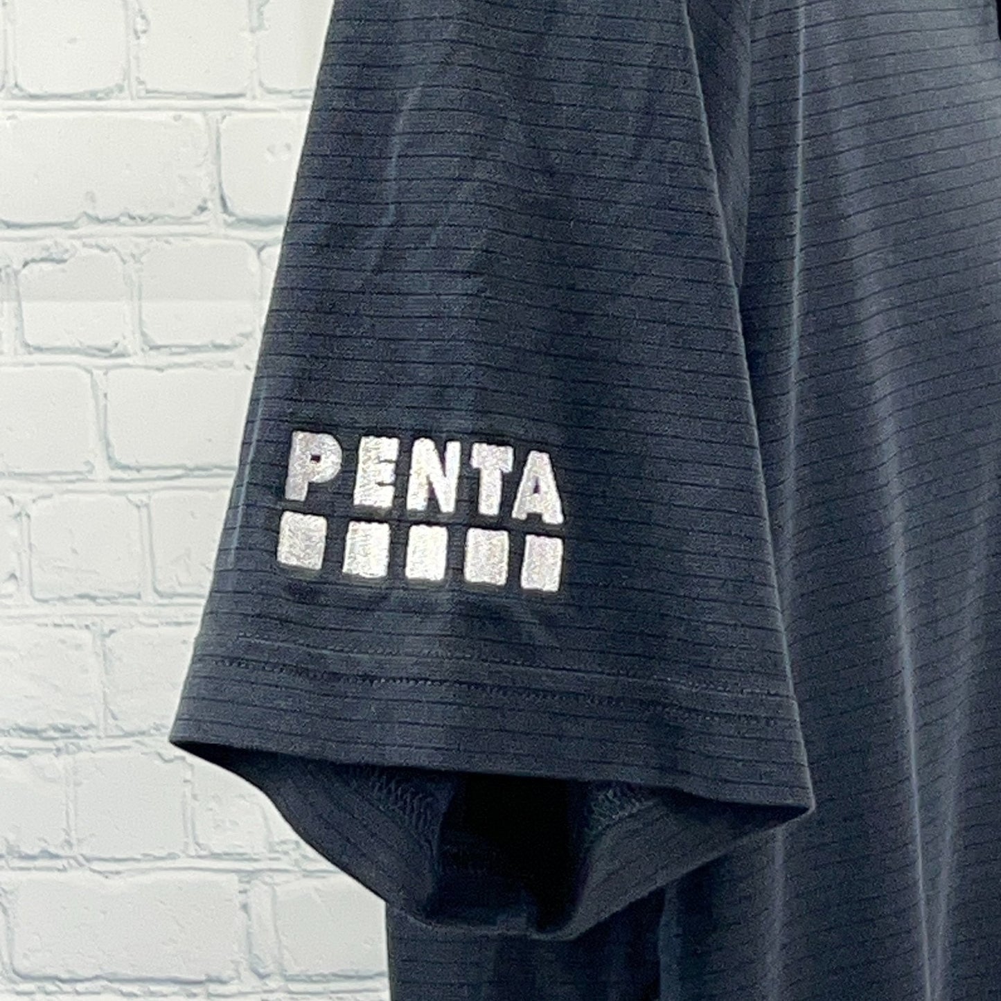 Travis Mathew Bayfront PENTA Polo Shirt Black Striped Short Sleeve Mens L Large