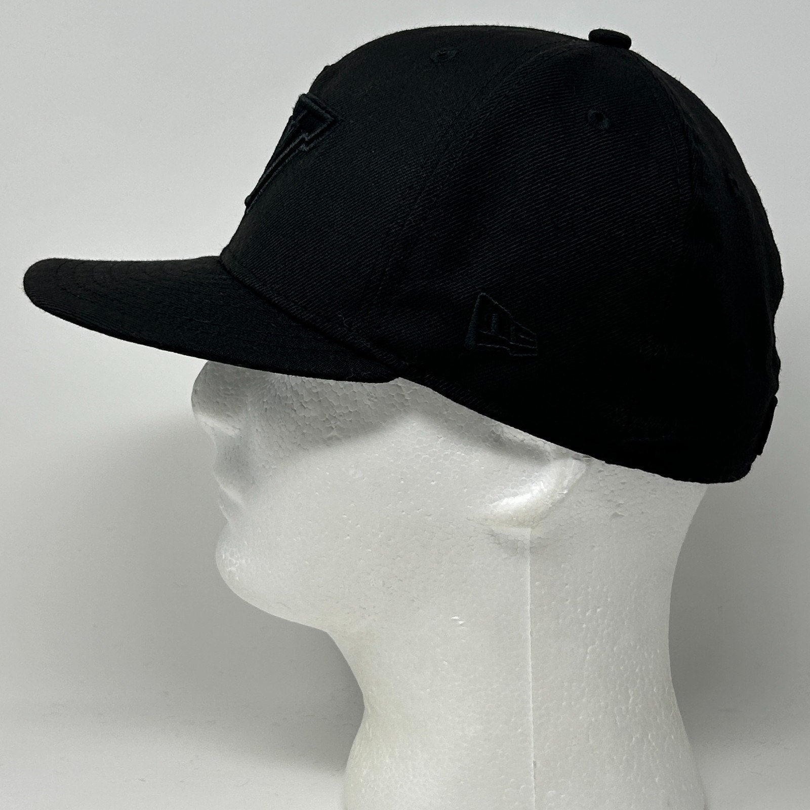 Las Vegas Aviators Hat Baseball Cap MiLB New Era Wool Black On Black Fitted 7 - Neon Vintage