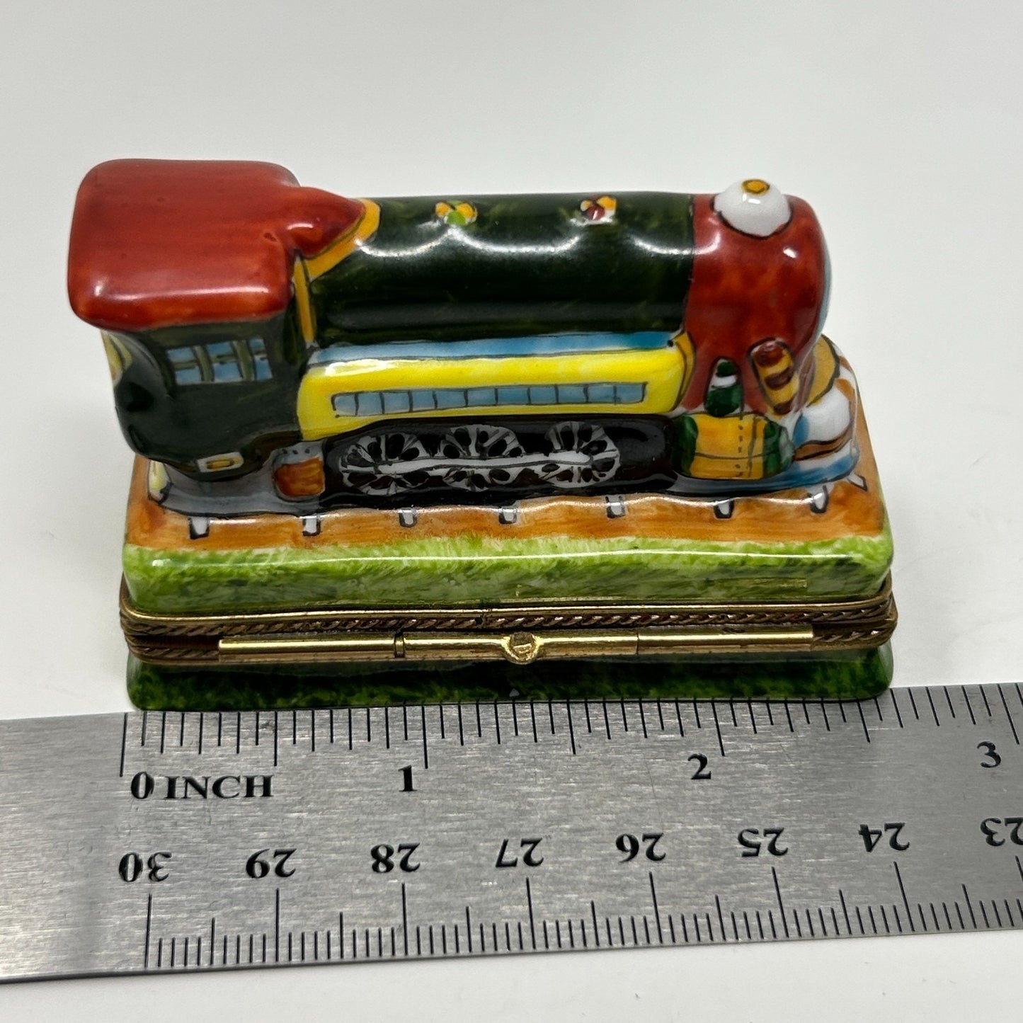 Limoges France Peint Main Porcelain Hinged Train Engine Trinket Box Collectible