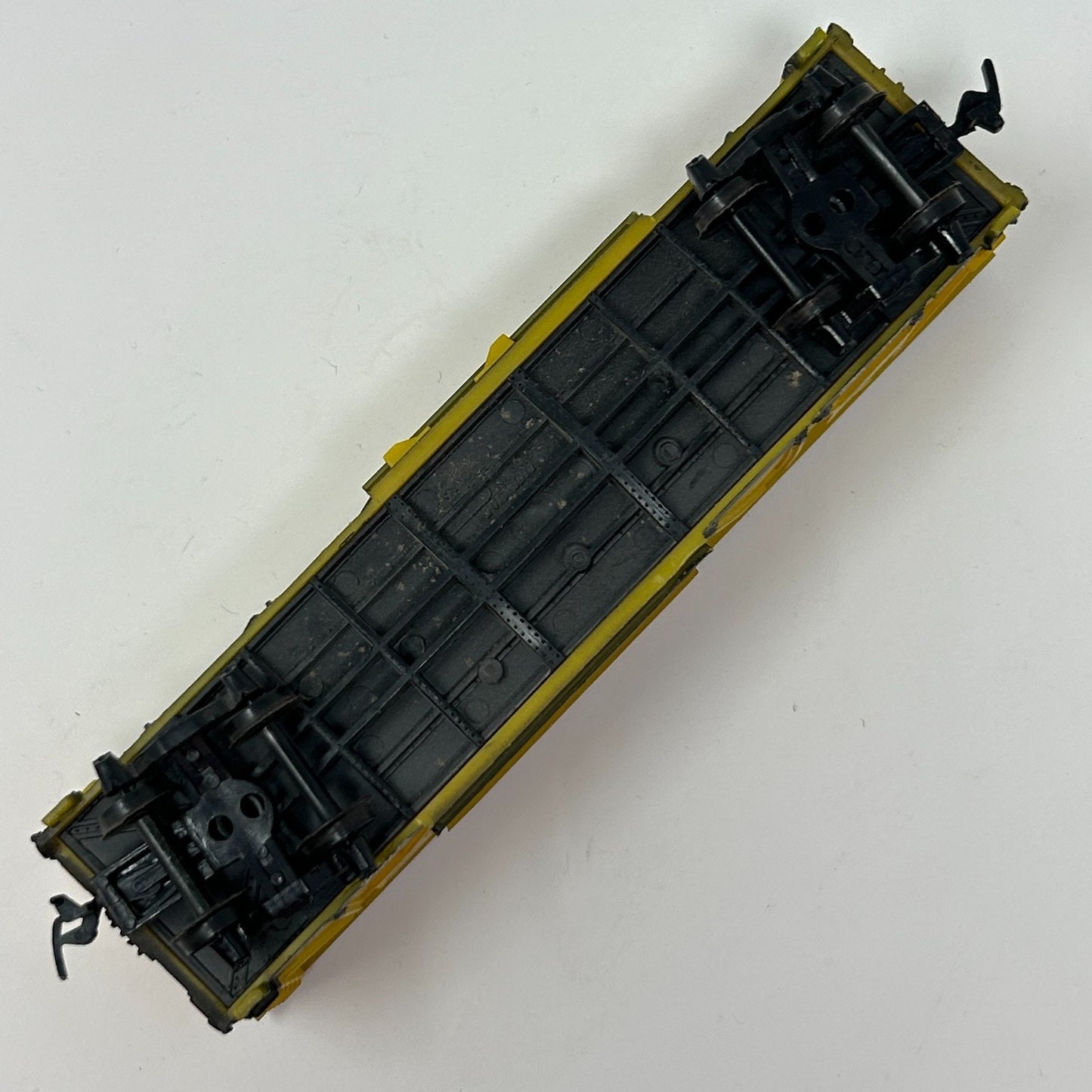 MKT The Katy HO Gauge Livestock Cattle Car Scale Model Train Life Like Yellow