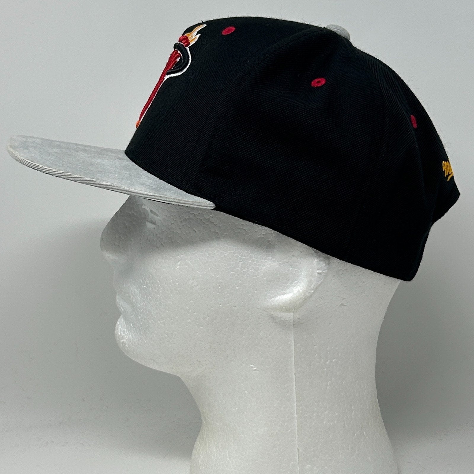 Miami Heat Hat Baseball Cap Mitchell & Ness Leather Strapback Black 5 Panel NBA - Neon Vintage