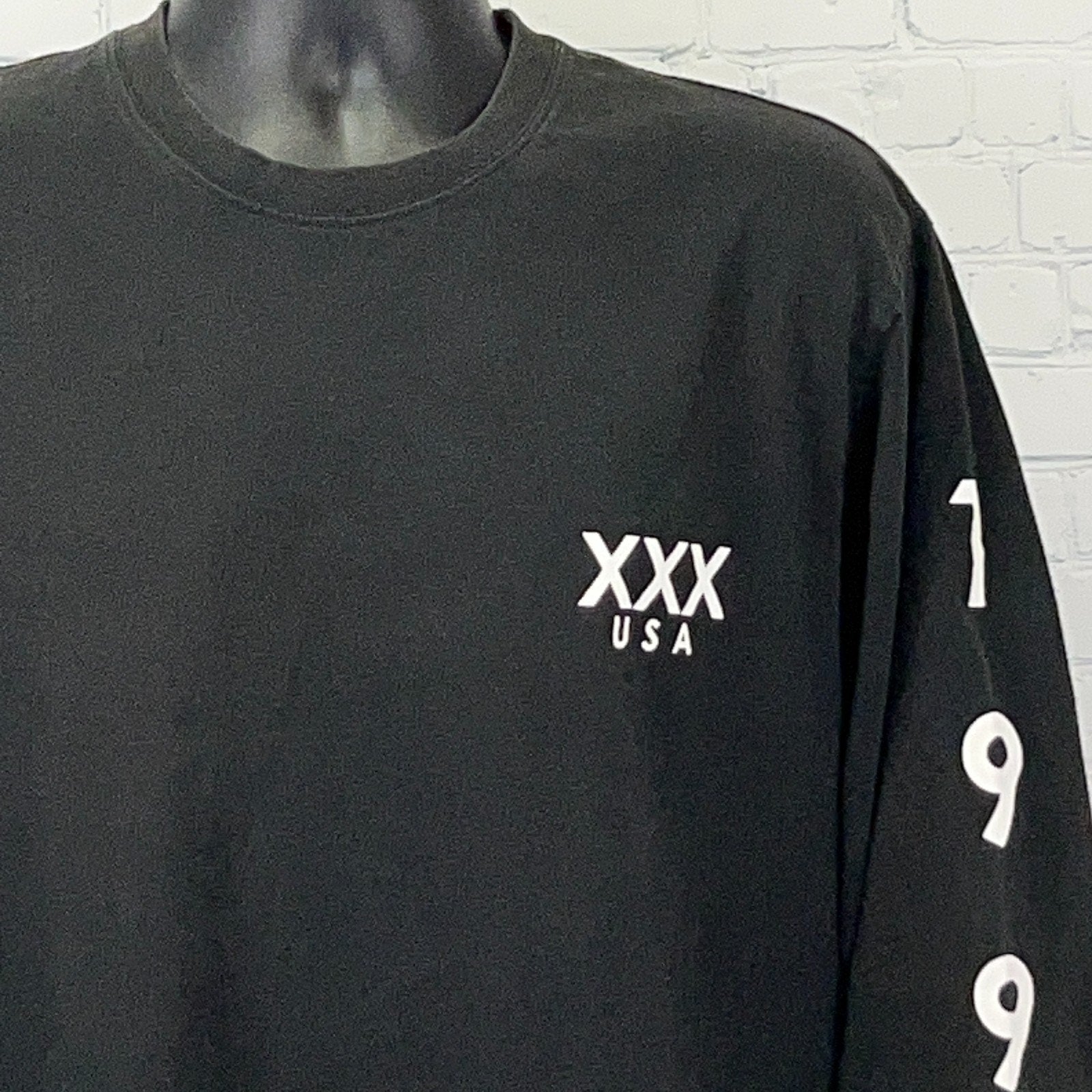 10 Deep T Shirt Black Long Sleeve | Neon Vintage