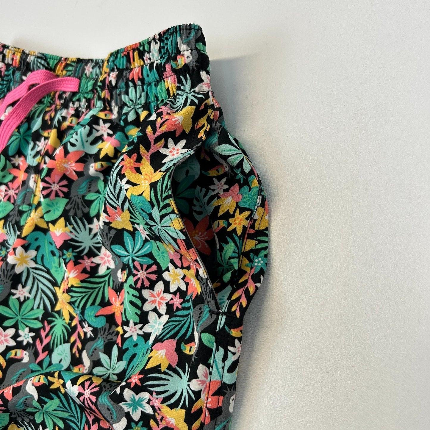 Chubbies The Boomerangs Swim Trunks Shorts Swimming Lined 5.5" Black XS X-Small - Neon Vintage