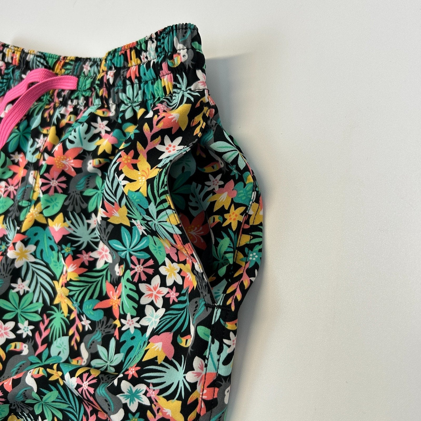 Chubbies The Boomerangs Swim Trunks Shorts Swimming Lined 5.5" Black XS X-Small - Neon Vintage