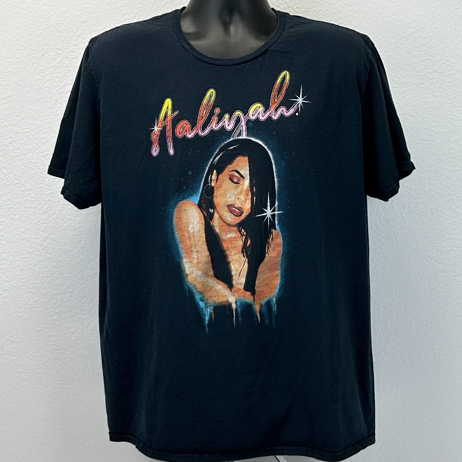 Aaliyah Graphic Tee - Black T-Shirt | Neon Vintage