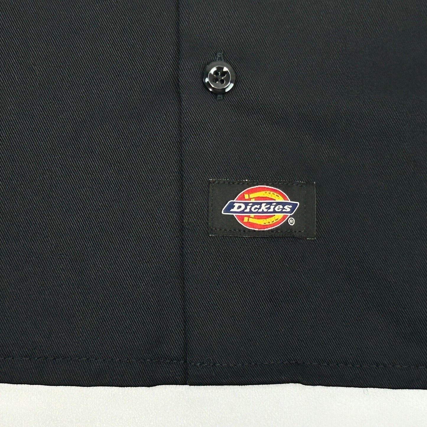 Camisa con botones delanteros Dickies Tek Bar de Riot Games para hombre, de color negro