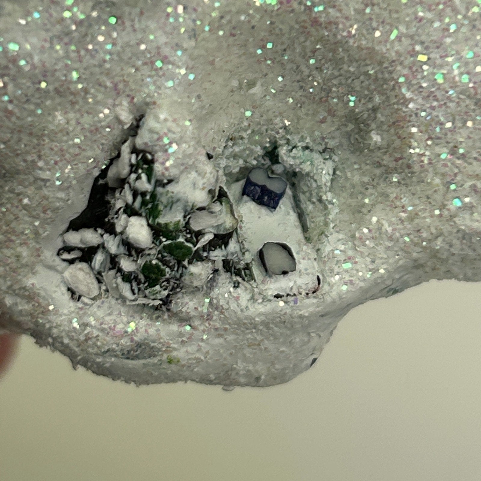 Vintage Thomas Kinkade Village Christmas Illuminated Wreath Hawthorne Light 2005 - Neon Vintage