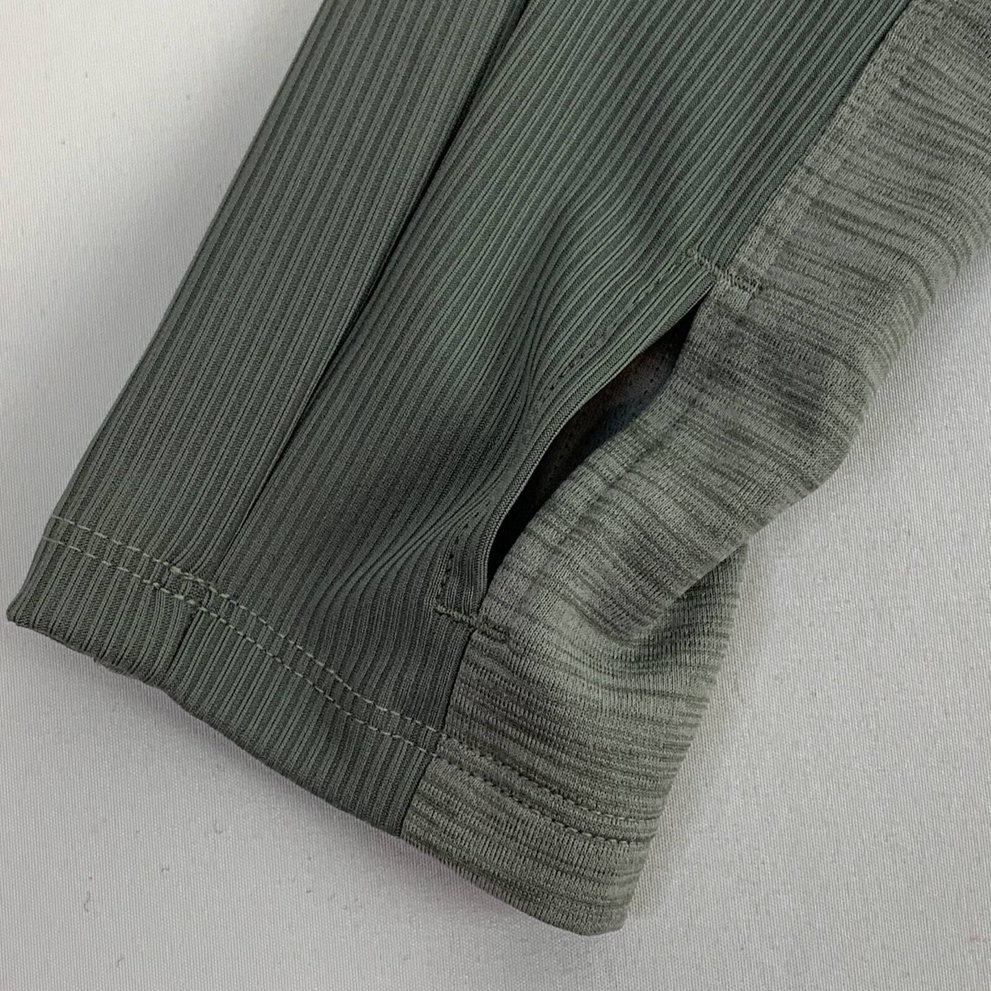 Charlotte Hornets 1/4 Quarter Zip Shirt NBA Nike Dri Fit Gray Womens M Medium