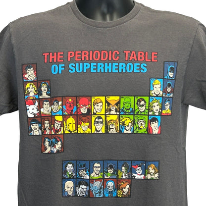 Camiseta de la tabla periódica de superhéroes, camiseta pequeña de cómics de DC Comics, color gris