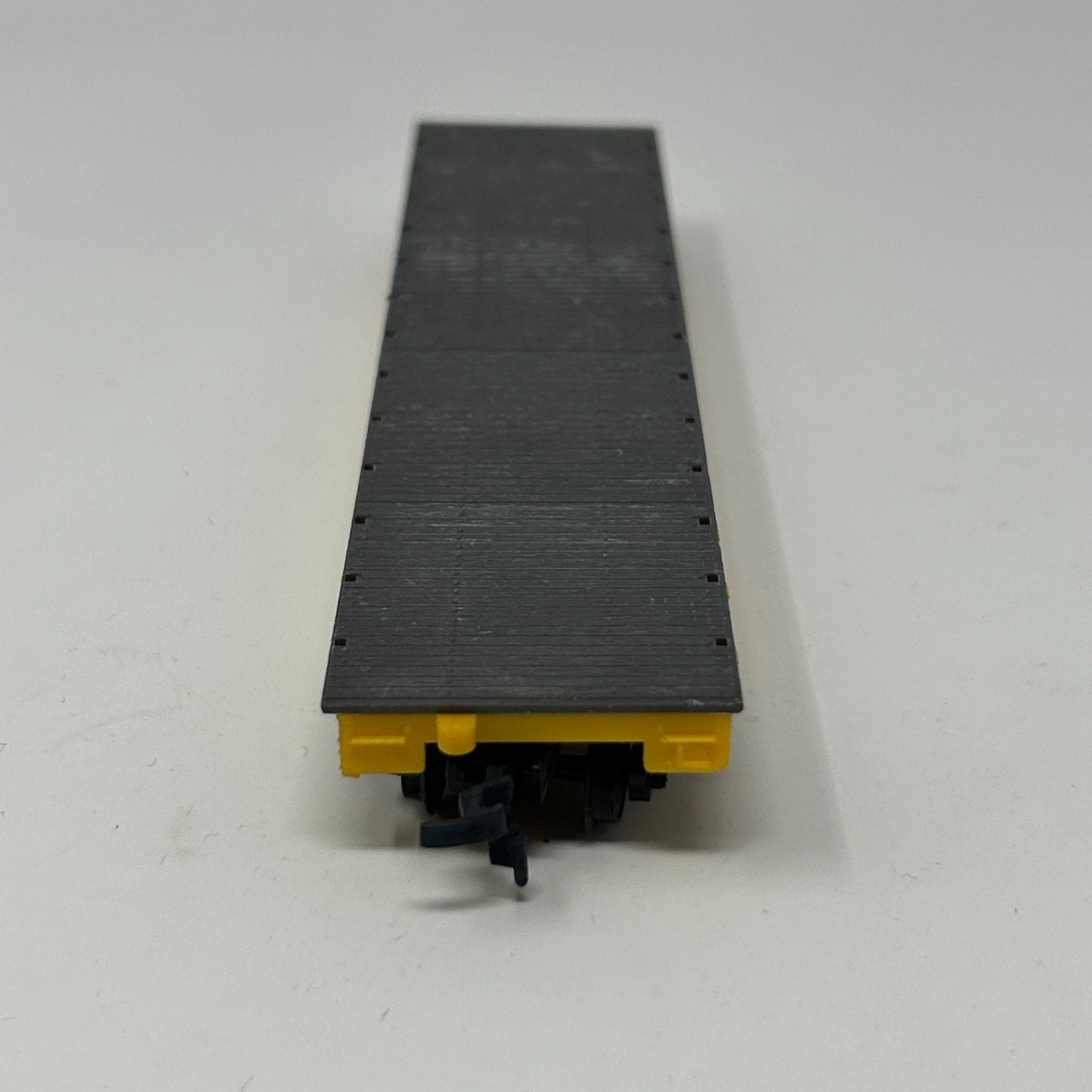 Trailer Train HO Gauge Flat Car Freight Scale Model Train Life Like Yellow