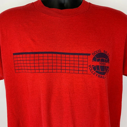 Camiseta vintage de los años 80 del campamento de voleibol de Doug Beal, de gran tamaño, ¿puedes cavarla? Fabricada en EE. UU.