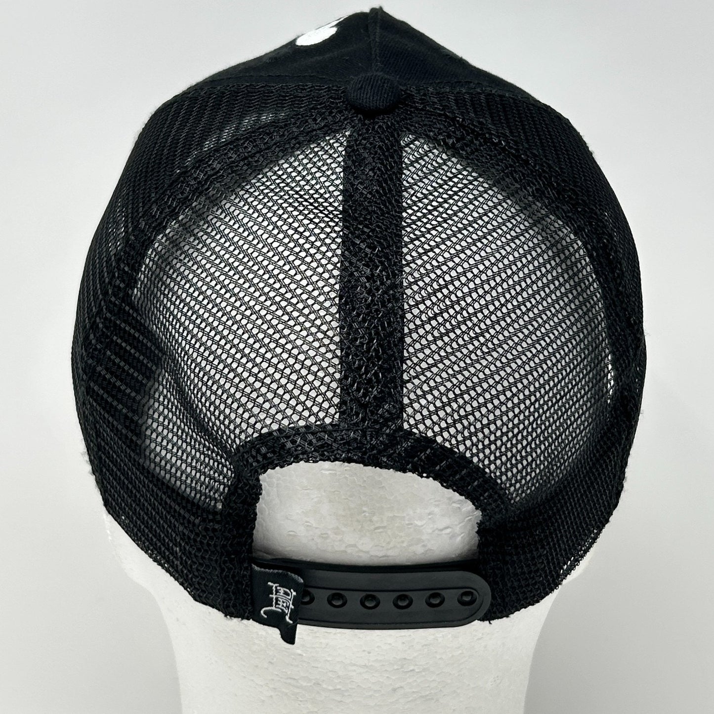 Ed Hardy Skull Dagger Trucker Hat Cap Tattoo Knife Sword Mesh Snapback Black