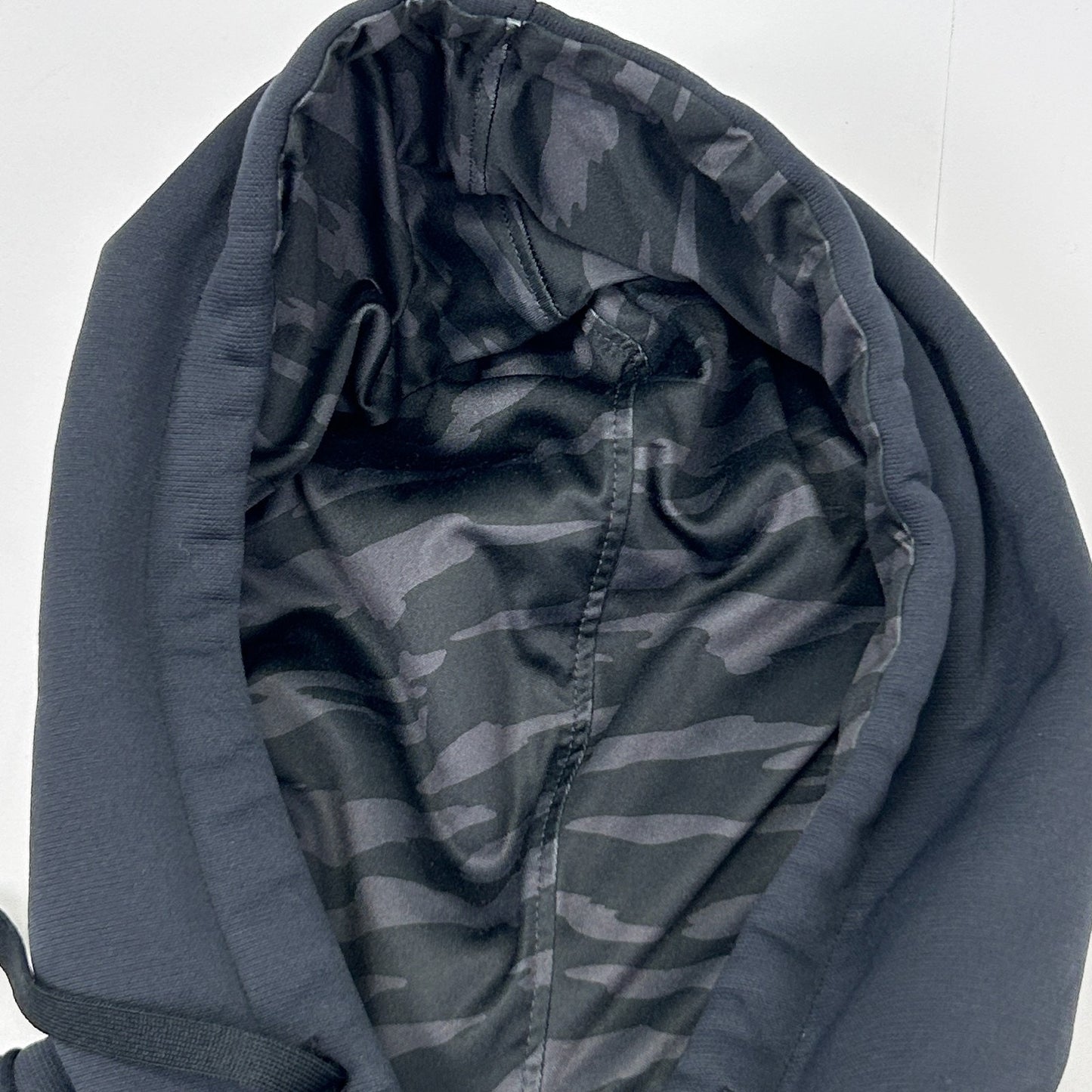 Under Armour UA Storm Semi Fitted Hoodie Hooded Sweatshirt Logo Black S Small