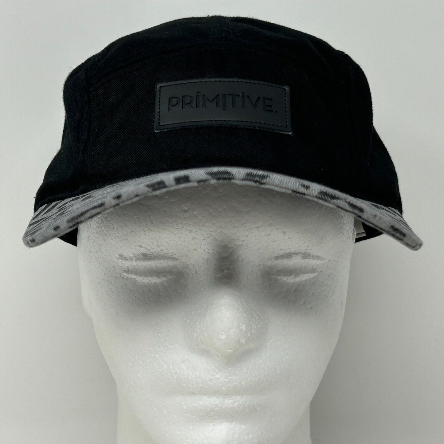 Gorra de cinco paneles para campamento de patinaje Primitive Skateboarding, gorra de skate con correa trasera negra