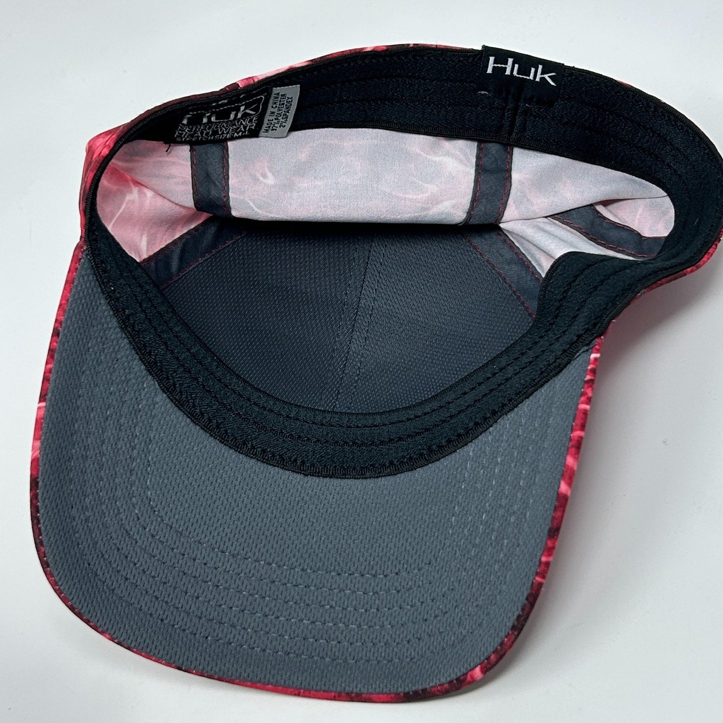 Huk Fishing Hat Baseball Cap Fisherman Stretch Red 6 Panel Flex Fitted M-L