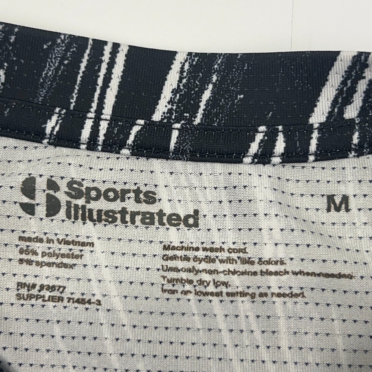 Sports Illustrated Abstract Raglan T Shirt M Medium Black Stretch Short Sleeve