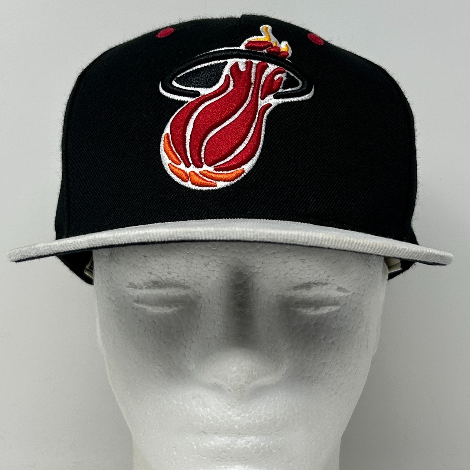 Miami Heat Hat Baseball Cap Mitchell & Ness Leather Strapback Black 5 Panel NBA - Neon Vintage