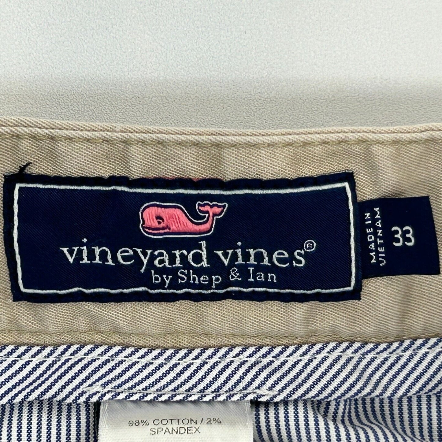 Vineyard Vines 9 英寸弹力斜纹棉布短裤 男式 33 卡​​其米色 1H0462