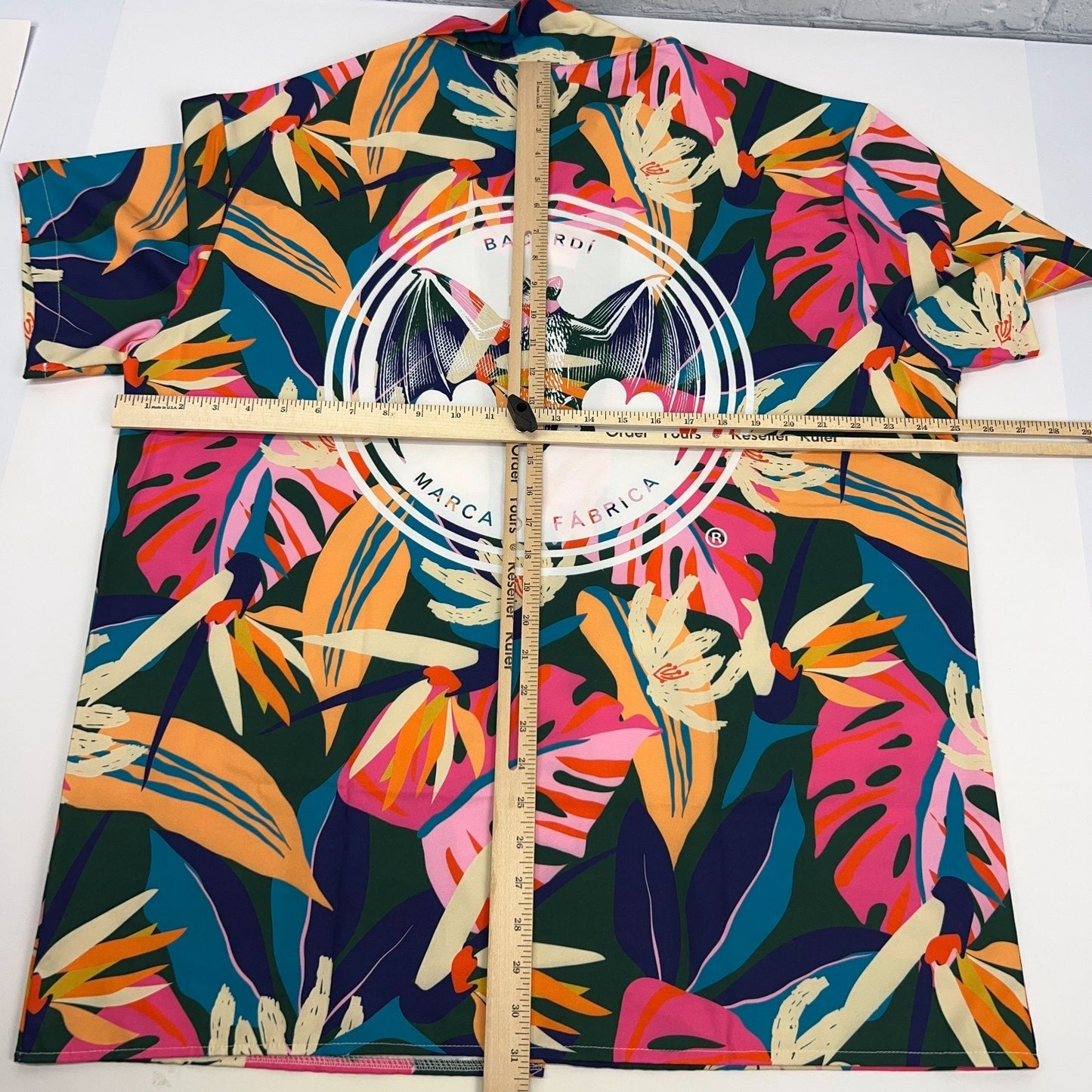 Bacardi Rum Hawaiian Camp Shirt Green Bat Logo Alcoholic Beverage Mens L Large