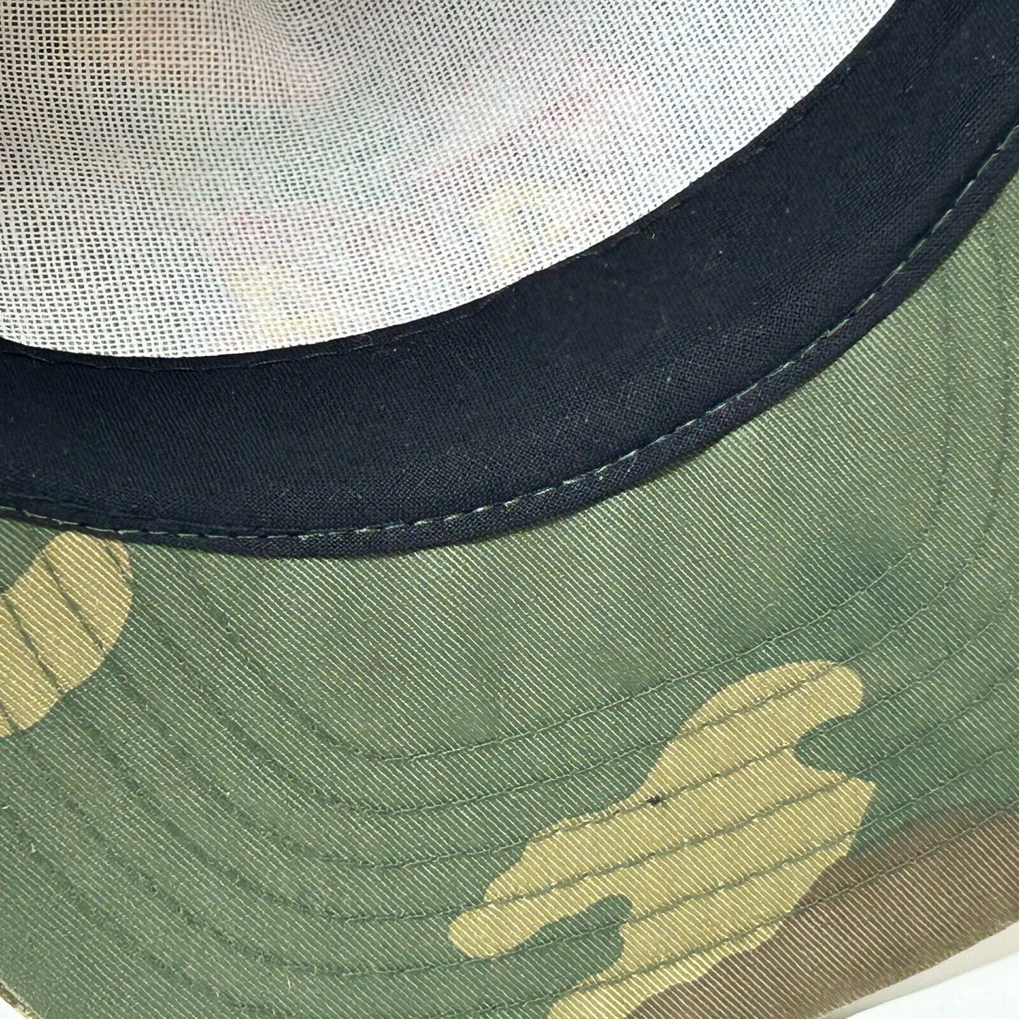 Gorra de béisbol con visera ajustable y estampado de camuflaje verde de los años 80 con la marca Quaker State 4x4 Truck