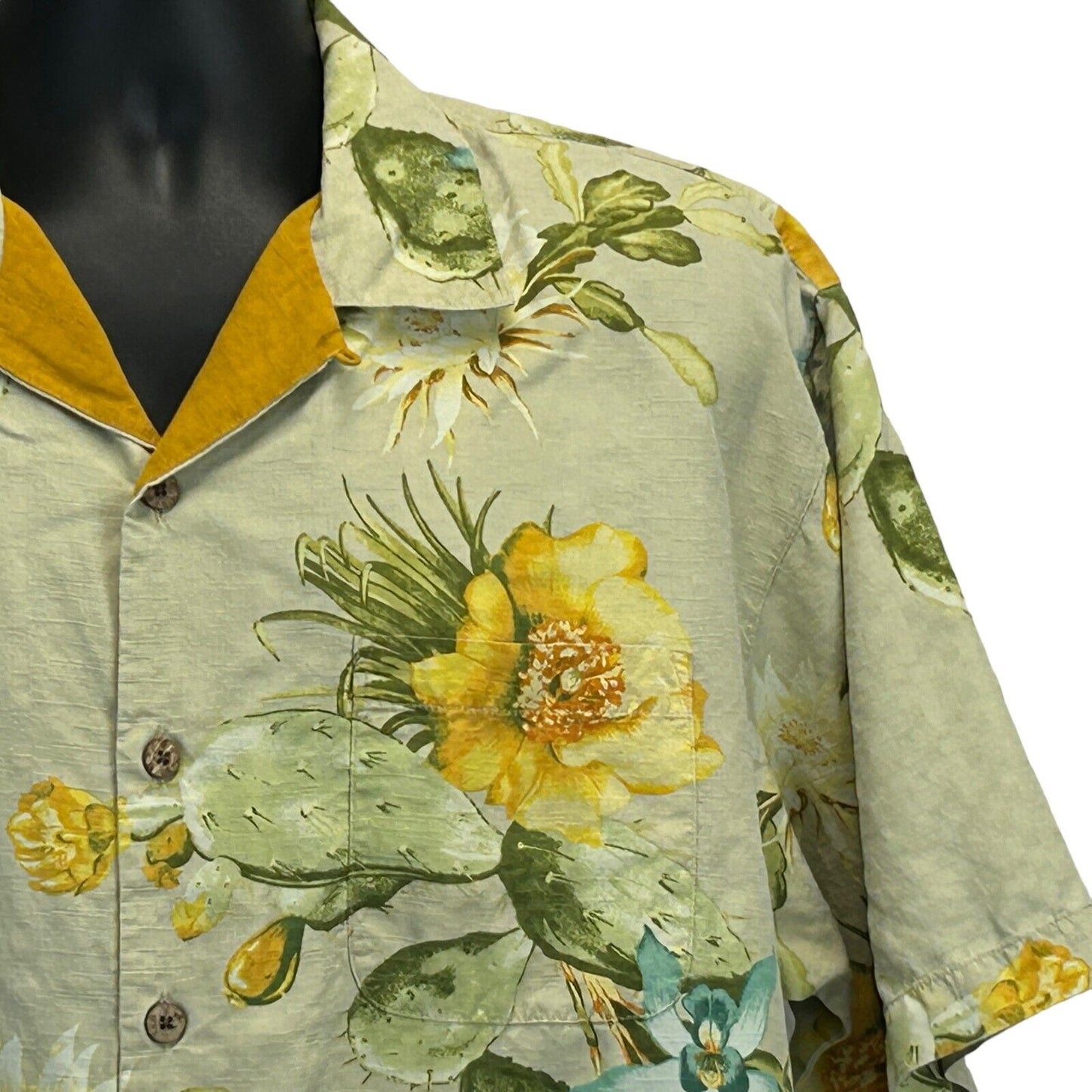 Camisa de campamento hawaiana con botones delanteros de seda Tommy Bahama Flores de cactus beige grande