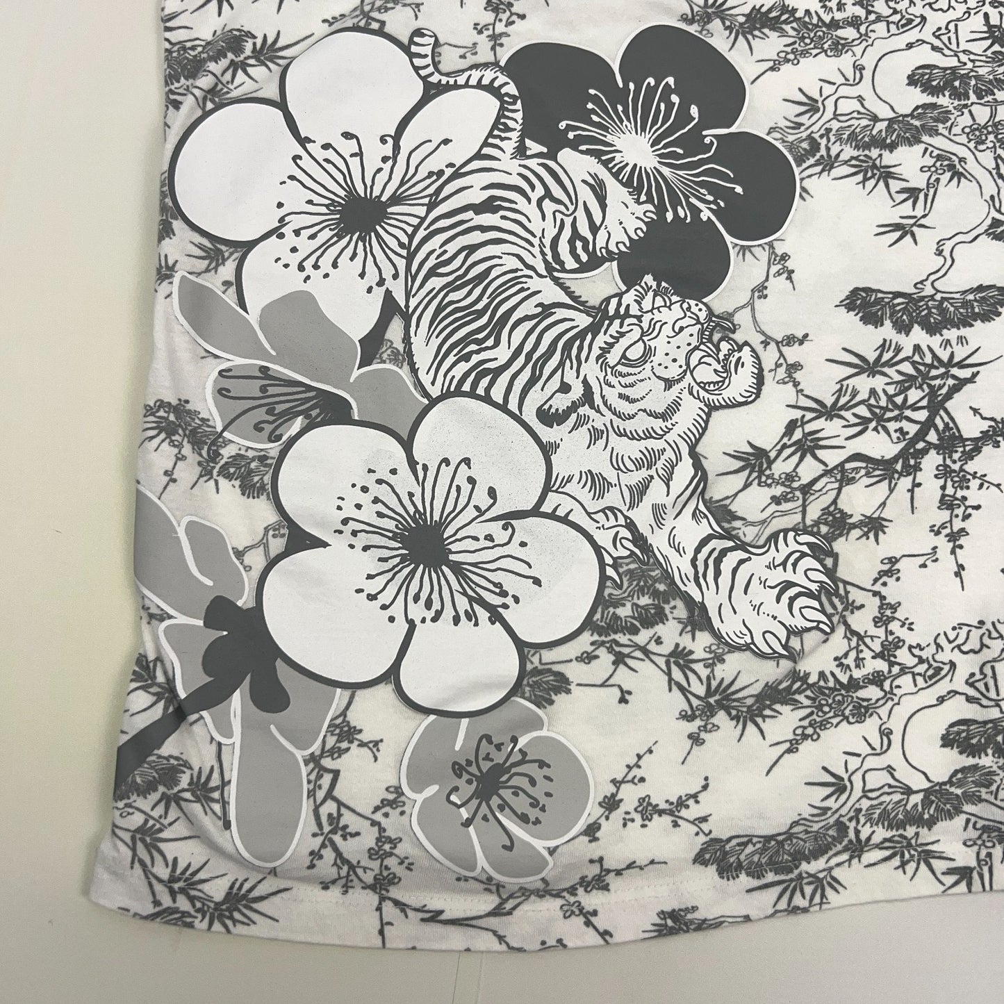 Original Gravity Tokyo T Shirt Japan Bengal Tiger Cherry Blossoms White M Medium