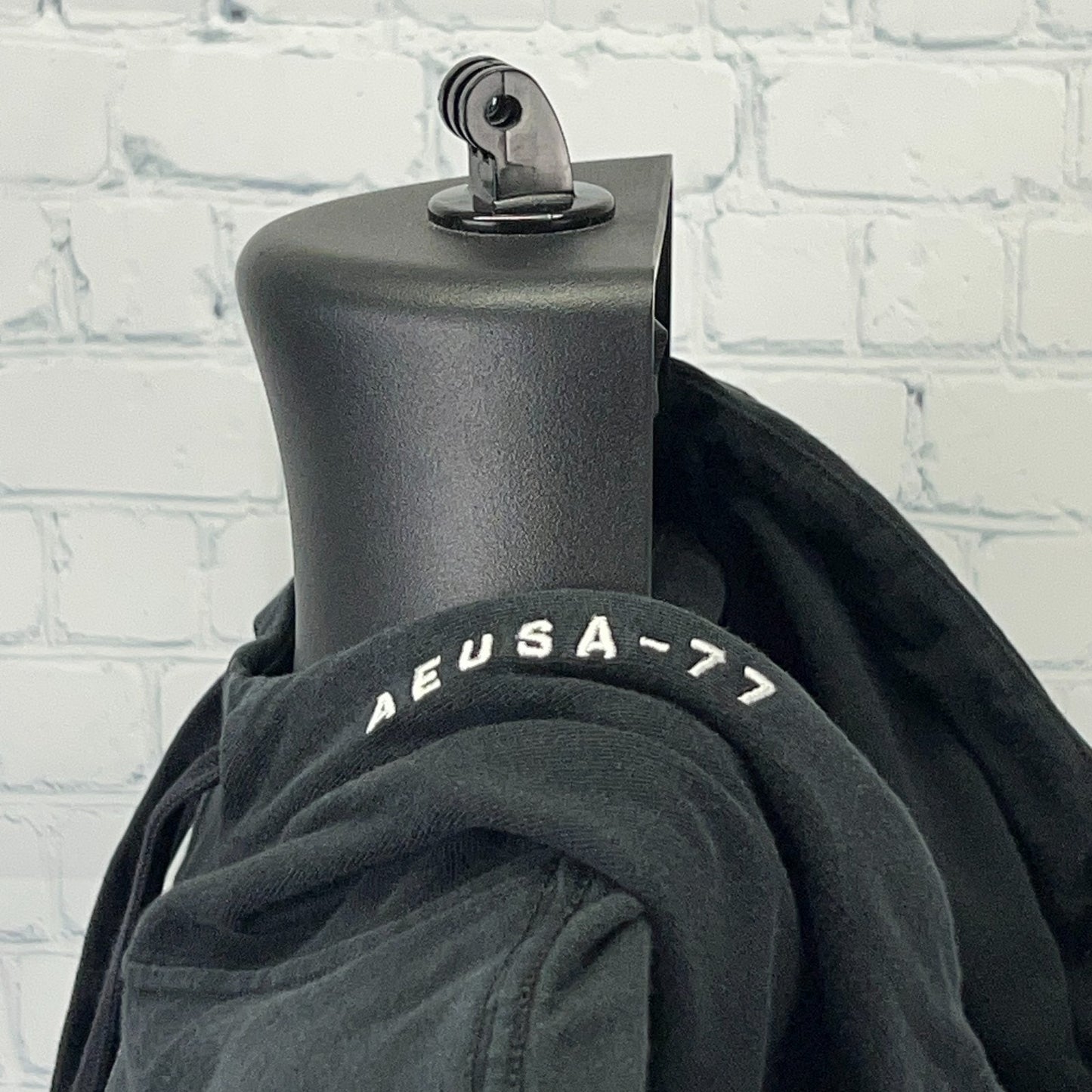 American Eagle T Shirt Hoodie Black AEUSA‑77 Graphic Sleeve Logo XL X‑Large