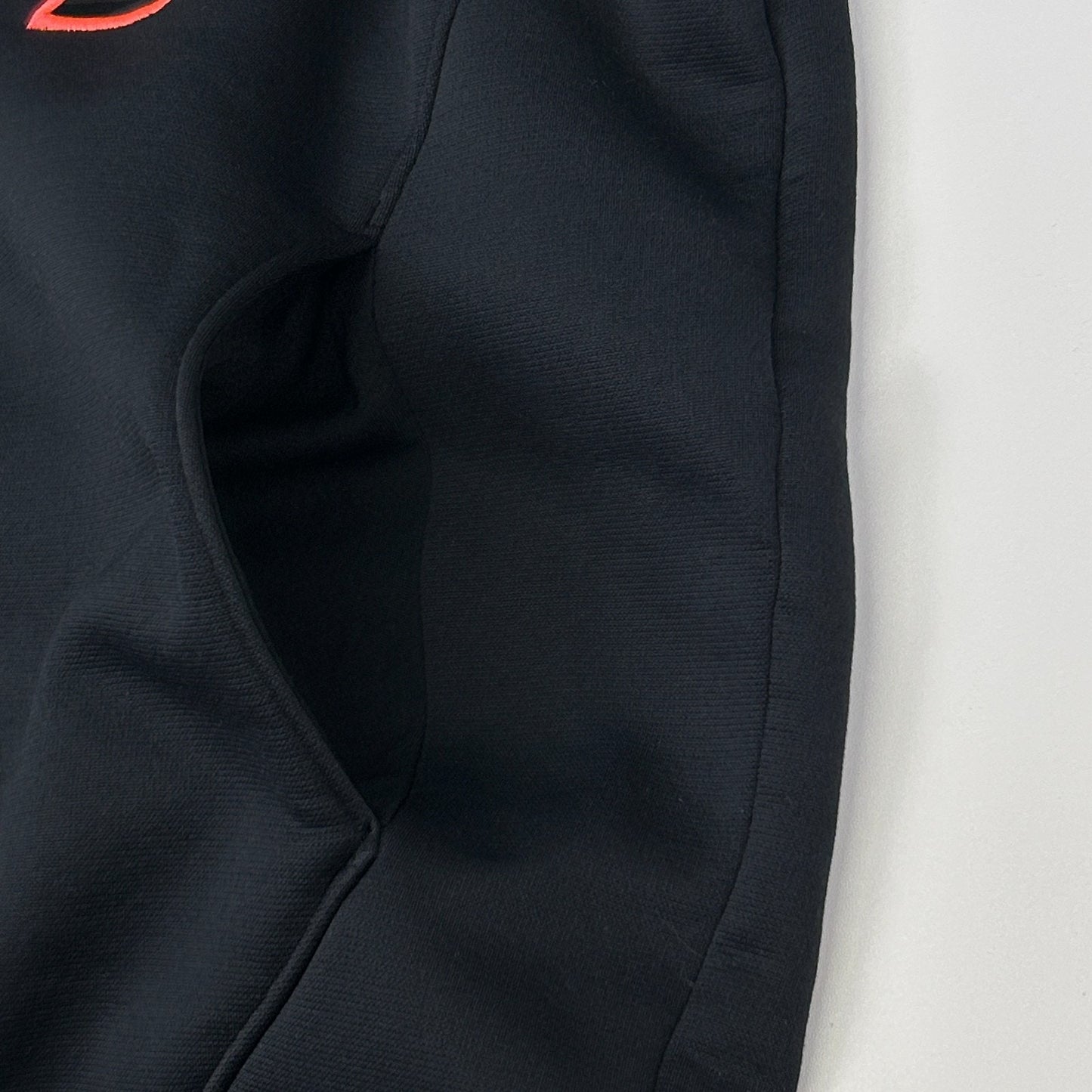 Under Armour UA Storm Semi Fitted Hoodie Hooded Sweatshirt Logo Black S Small