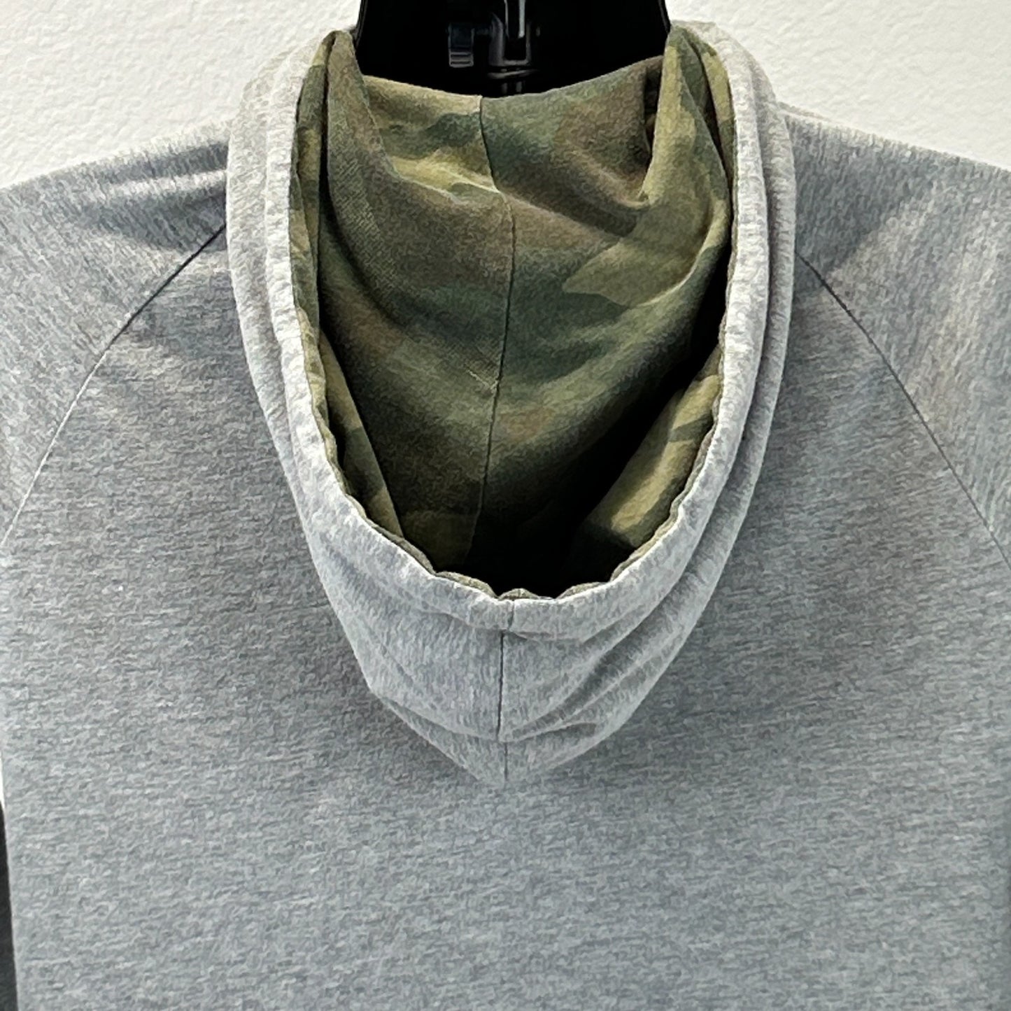 Neff Hooded T Shirt Mens S Small Gray Camouflage Hoodie Long Sleeve Pockets