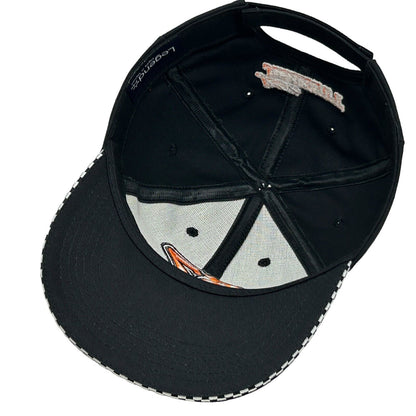 Gorra de béisbol con correa trasera de Bennigans Motorsports de Jason Jarrett de NASCAR, color negro