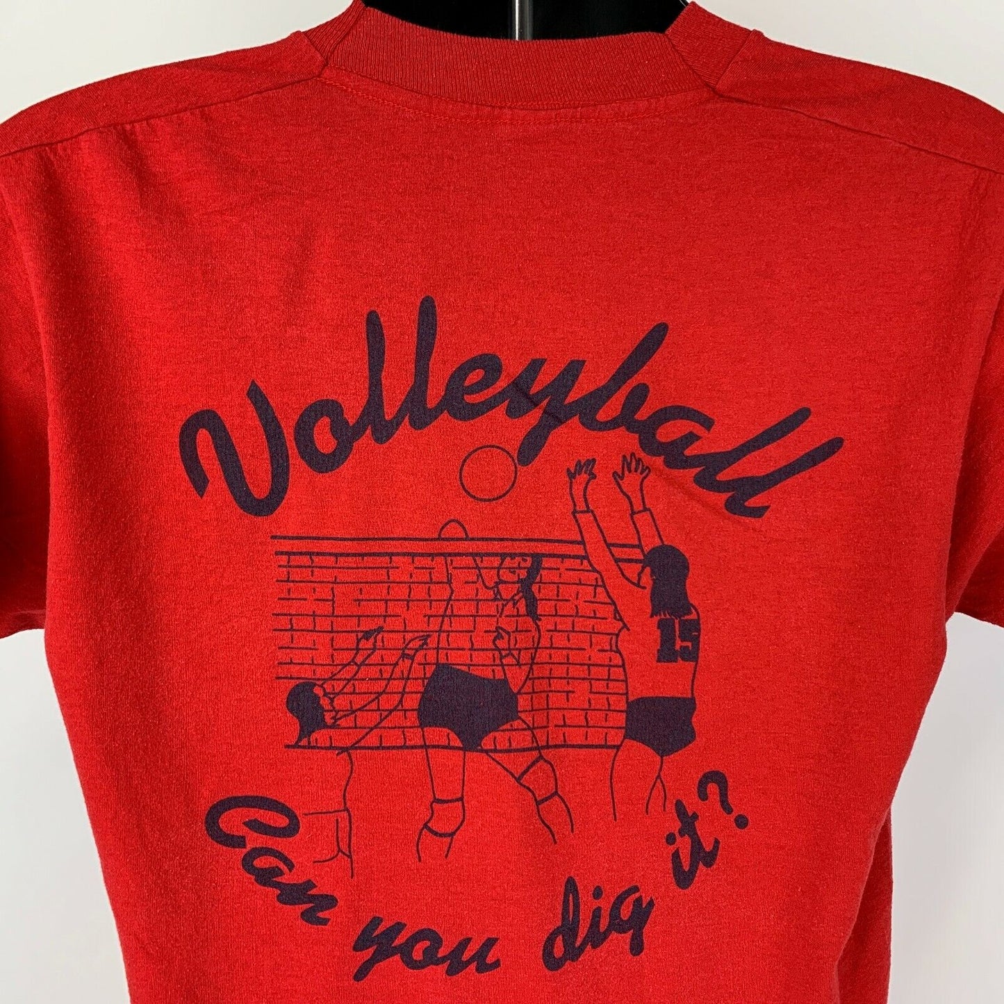 Camiseta vintage de los años 80 del campamento de voleibol de Doug Beal, de gran tamaño, ¿puedes cavarla? Fabricada en EE. UU.