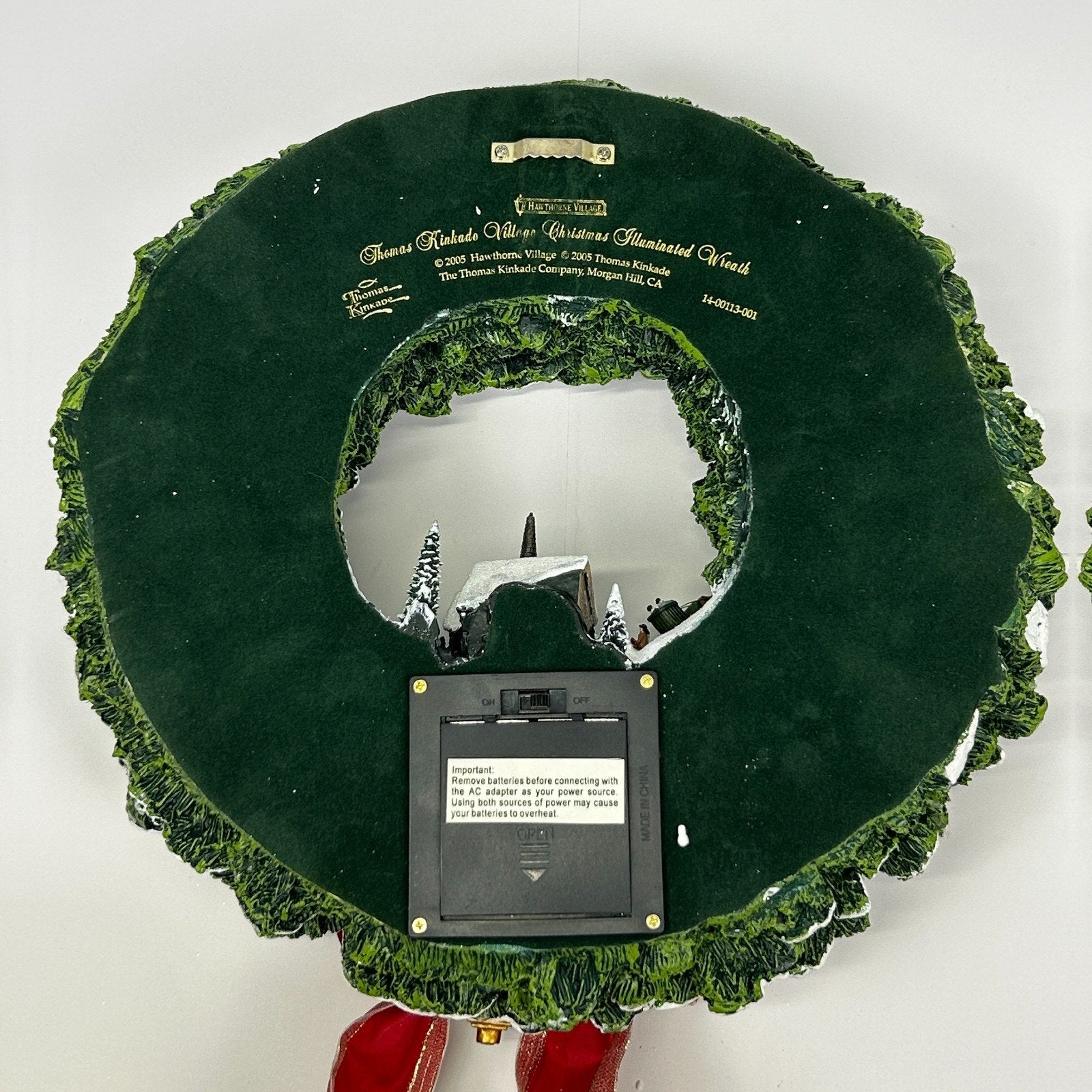 Vintage Thomas Kinkade Village Christmas Illuminated Wreath Hawthorne Light 2005 - Neon Vintage