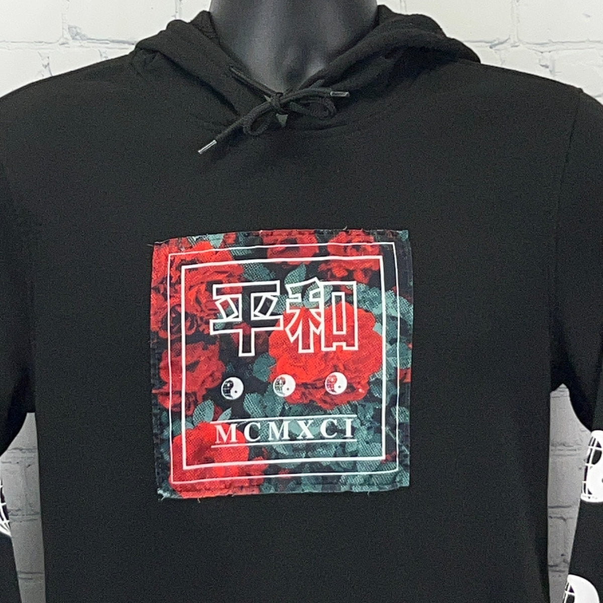 Brooklyn Cloth Peace MCMXCI Rose Yin Yang Hoodie Small Black Streetwear Graphic