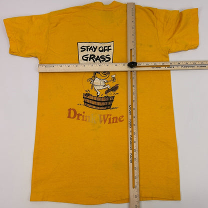 Vintage 70s Steer N Stein Stay Off Grass Drink Wine T Shirt Yellow XS X-Small