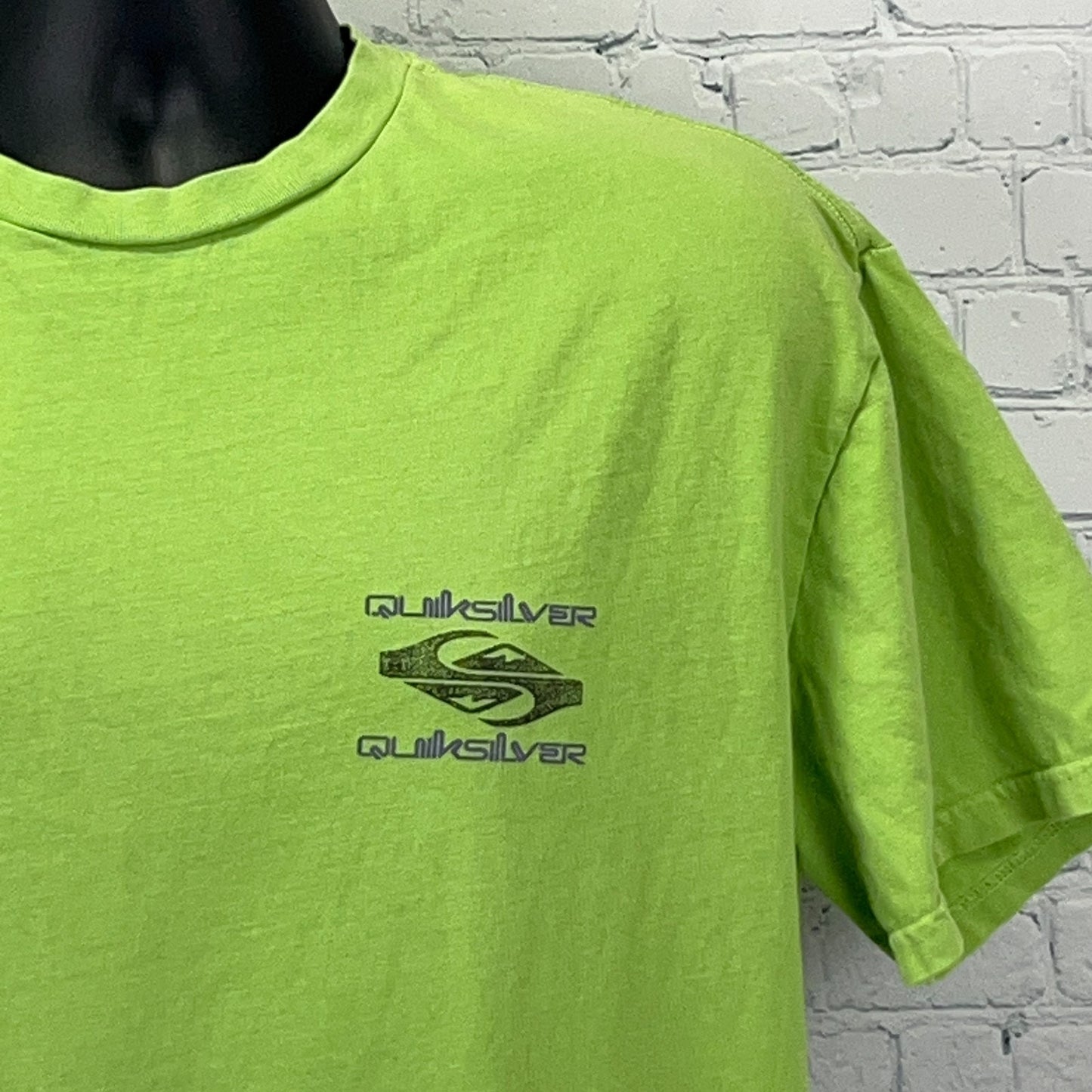 Quiksilver 2023 T Shirt M Medium Green Surfer Surfing Surfboarding Short Sleeve
