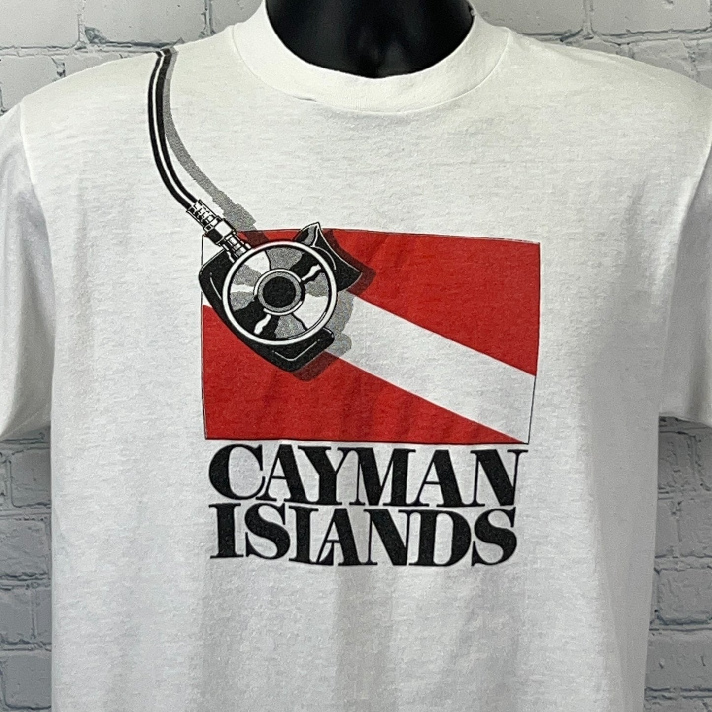 Vintage 80s SCUBA Diving Cayman Islands T Shirt Diver Made In USA White M Medium