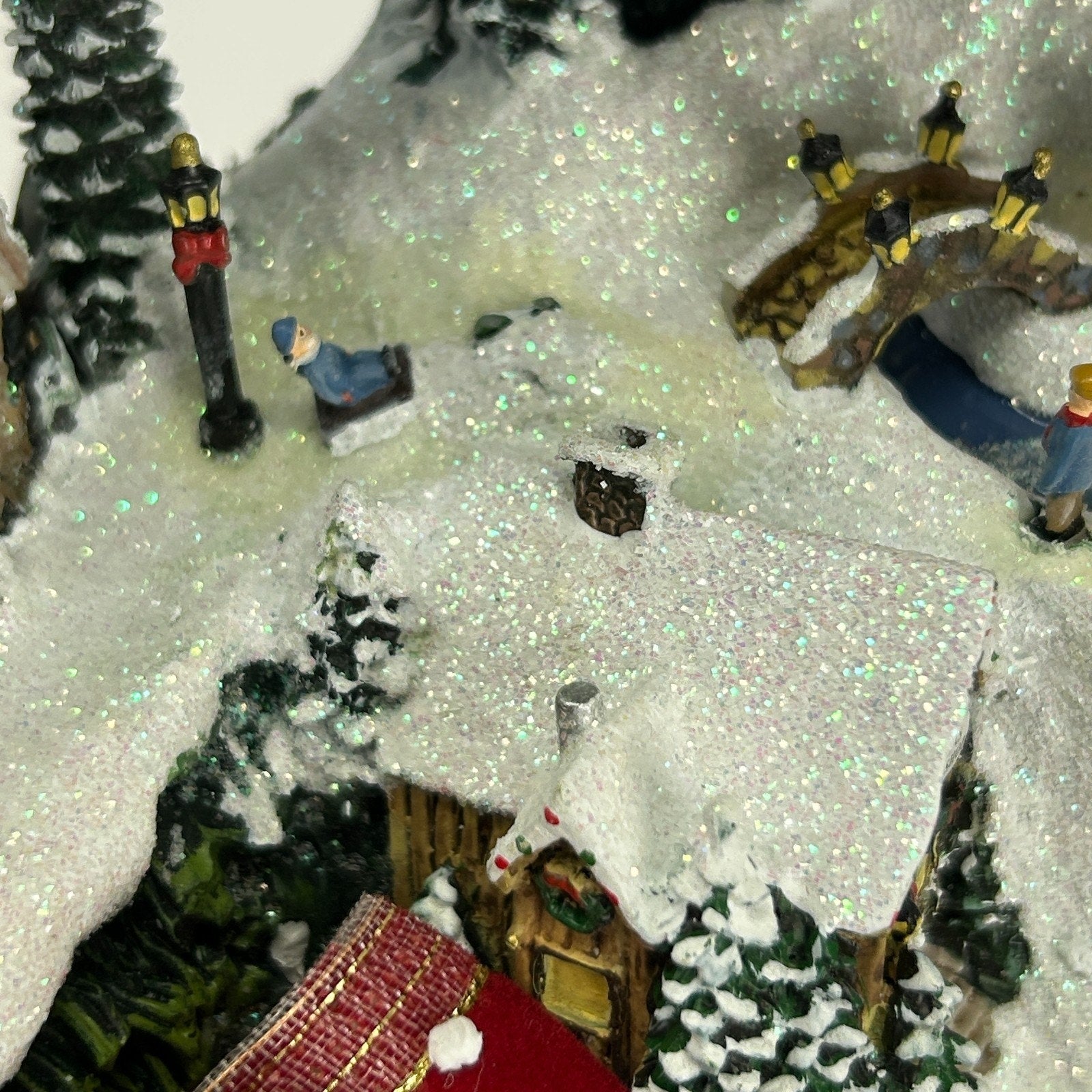 Vintage Thomas Kinkade Village Christmas Illuminated Wreath Hawthorne Light 2005 - Neon Vintage